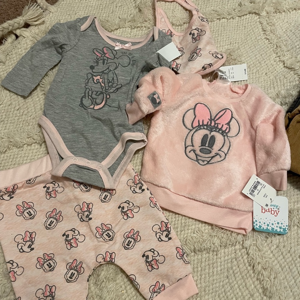 NWT Disney Baby Minnie Mouse 4 piece set 3/6 months
